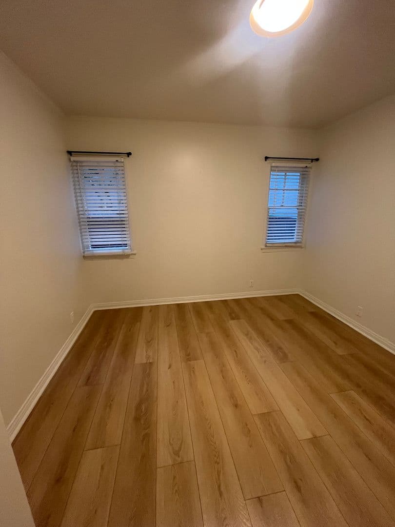Los Angeles Apartment: 7414 Hollywood Blvd