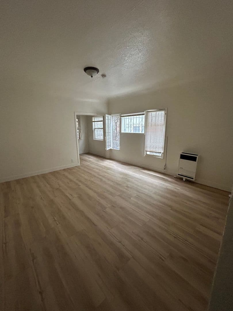 Hollywood Apartment: 6755-6773 Yucca St and 6424 Yucca Street