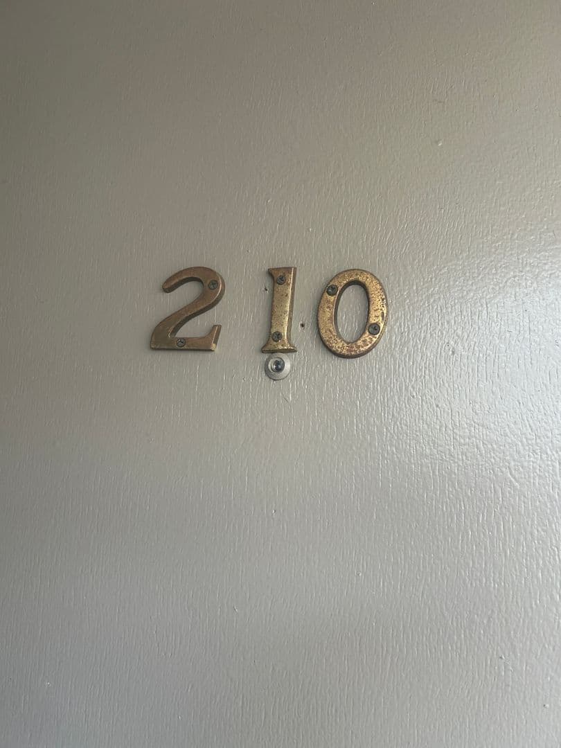 Los Angeles Apartment: 1045 S. Ardmore Avenue