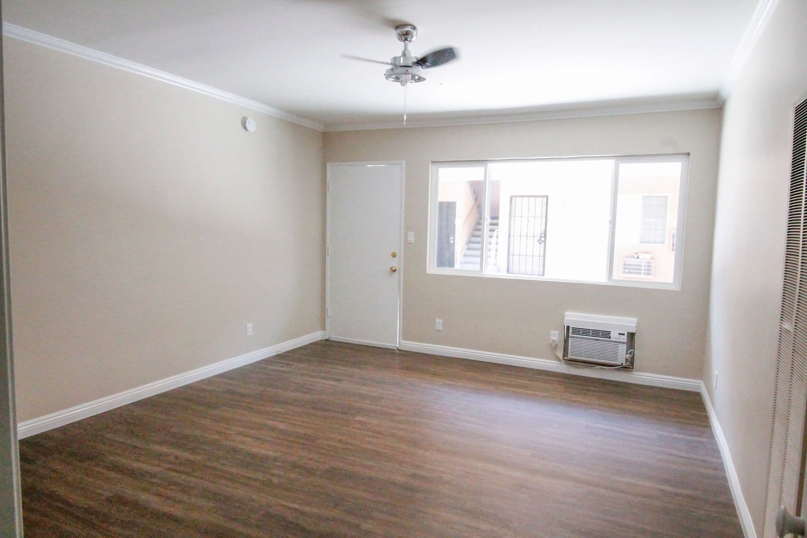 Northridge Apartment: 18315 Malden st.