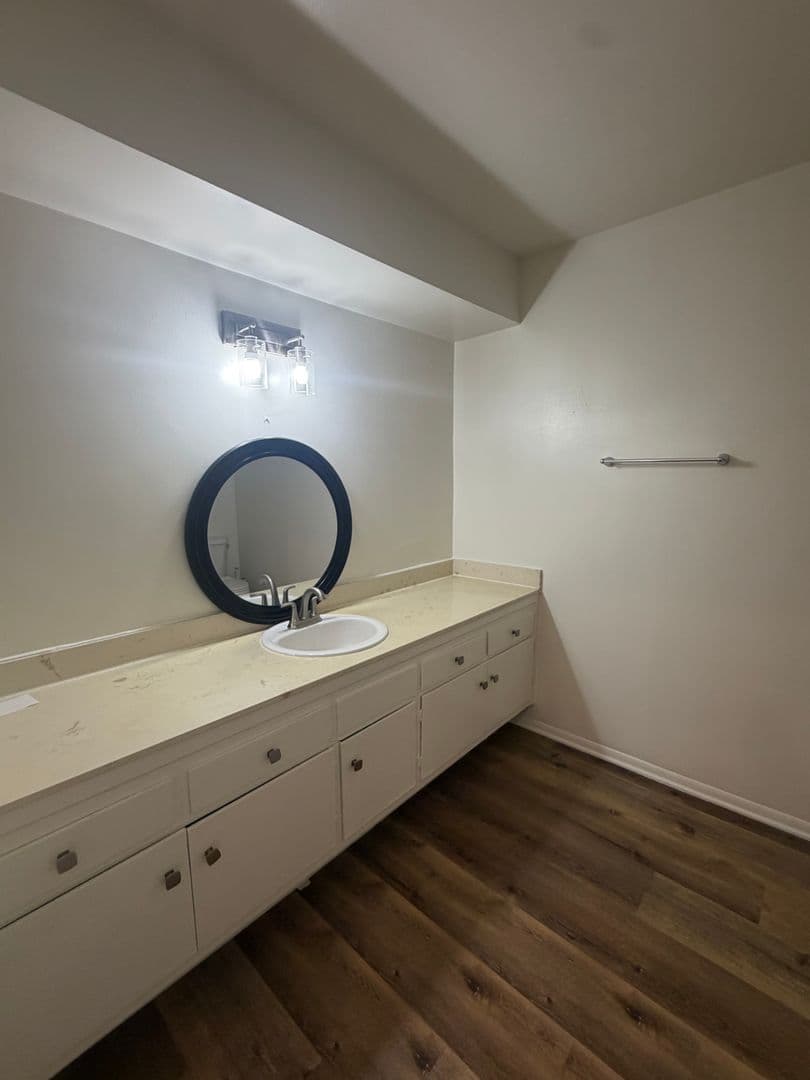 Los Angeles Apartment: 7225-7235 Hollywood Blvd