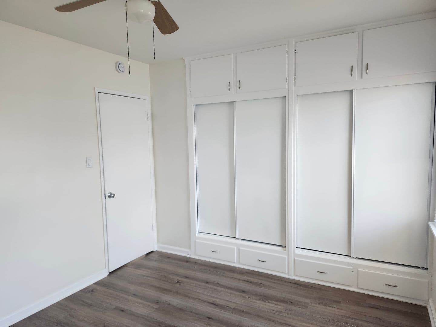 Los Angeles Apartment: 5259 W. Slauson