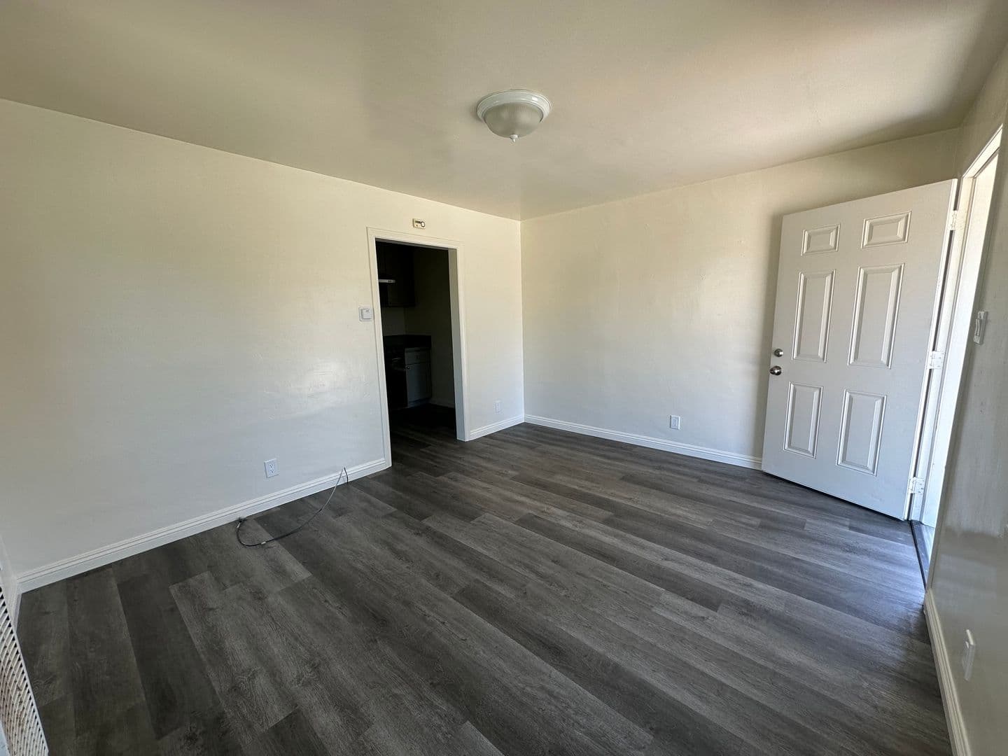 El Monte Apartment: 3466, 3468, 3470, 3500, 3500.5, & 3506 La Madera Ave.