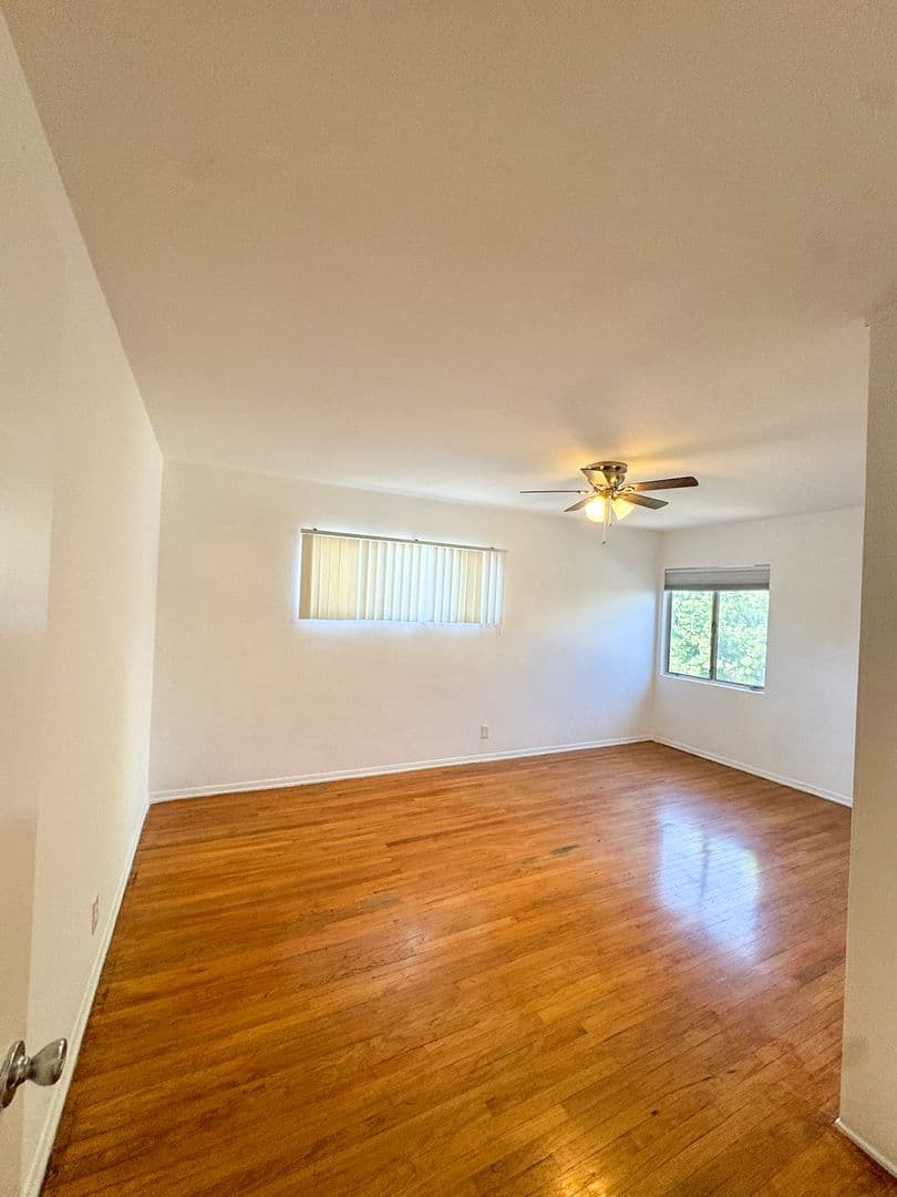 Los Angeles Apartment: 1416 Reeves St.