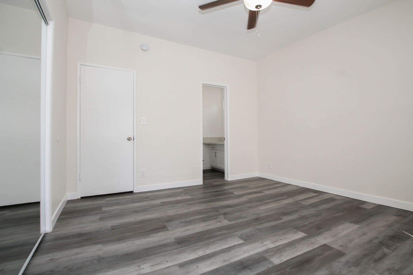 Inglewood Apartment: 604 Evergreen St