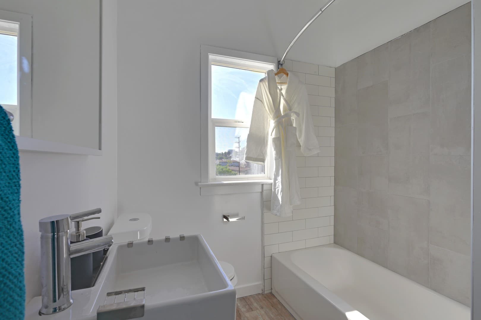 Los Angeles Apartment: 4108 Marathon Street
