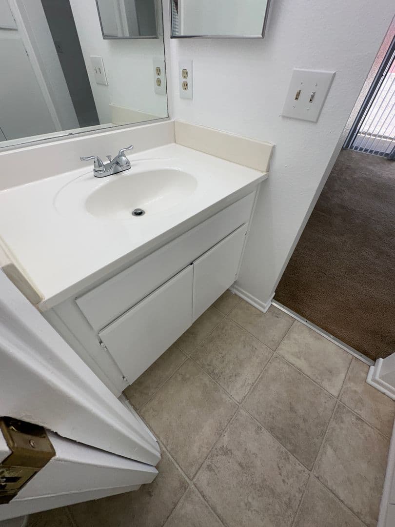 Pasadena Apartment: 79 & 89 Roosevelt Ave.
