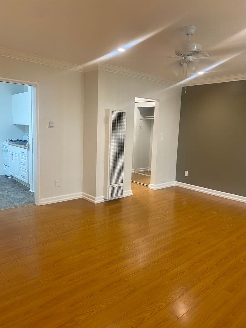 North Hollywood Apartment: 12558-12606 Oxnard St