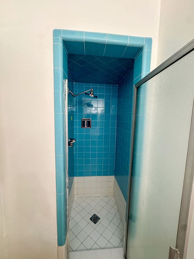 Los Angeles Apartment: 1416 Reeves St.