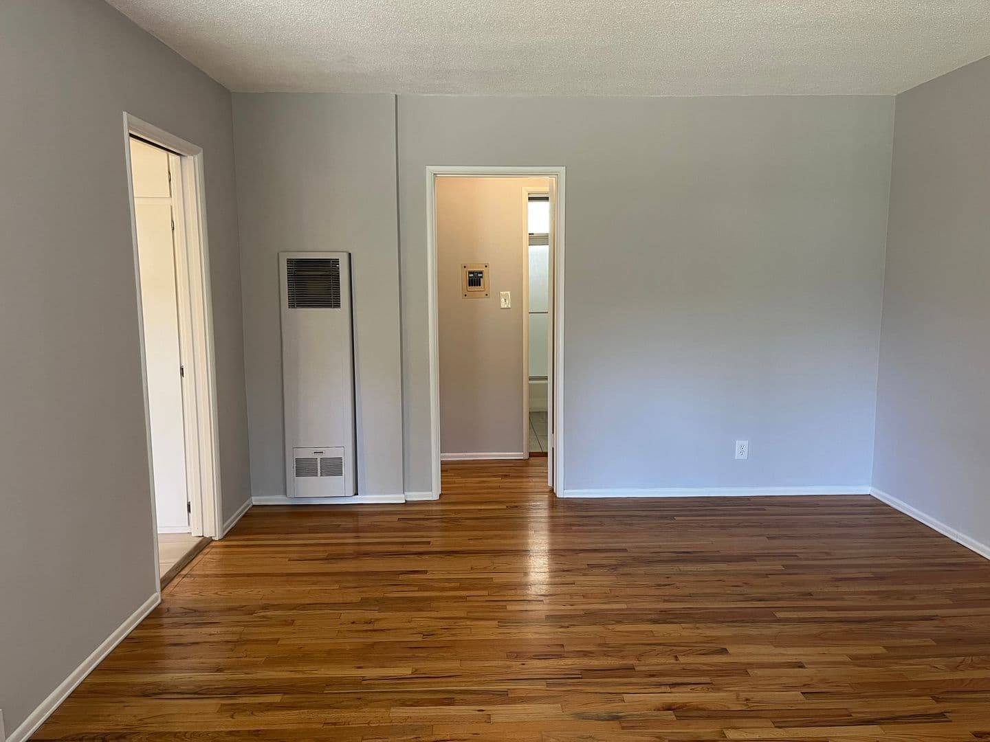 North Hollywood Apartment: 4400 Farmdale Avenue