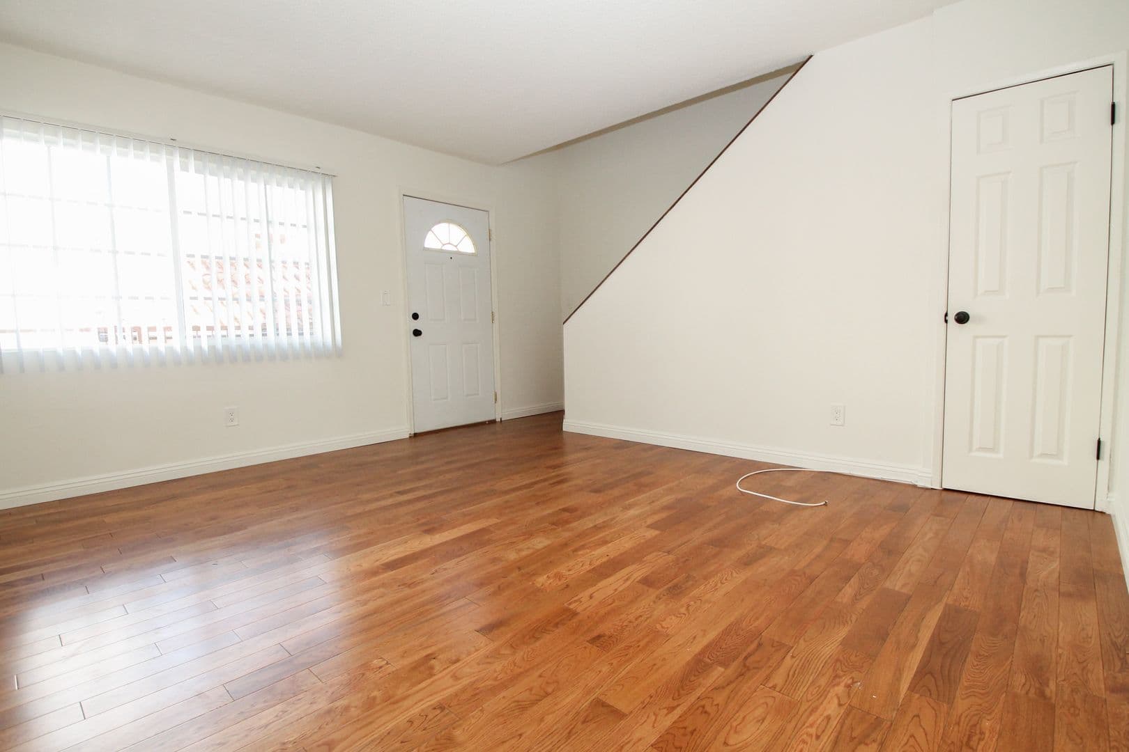 Sherman Oaks Apartment: 15339 Weddington St.