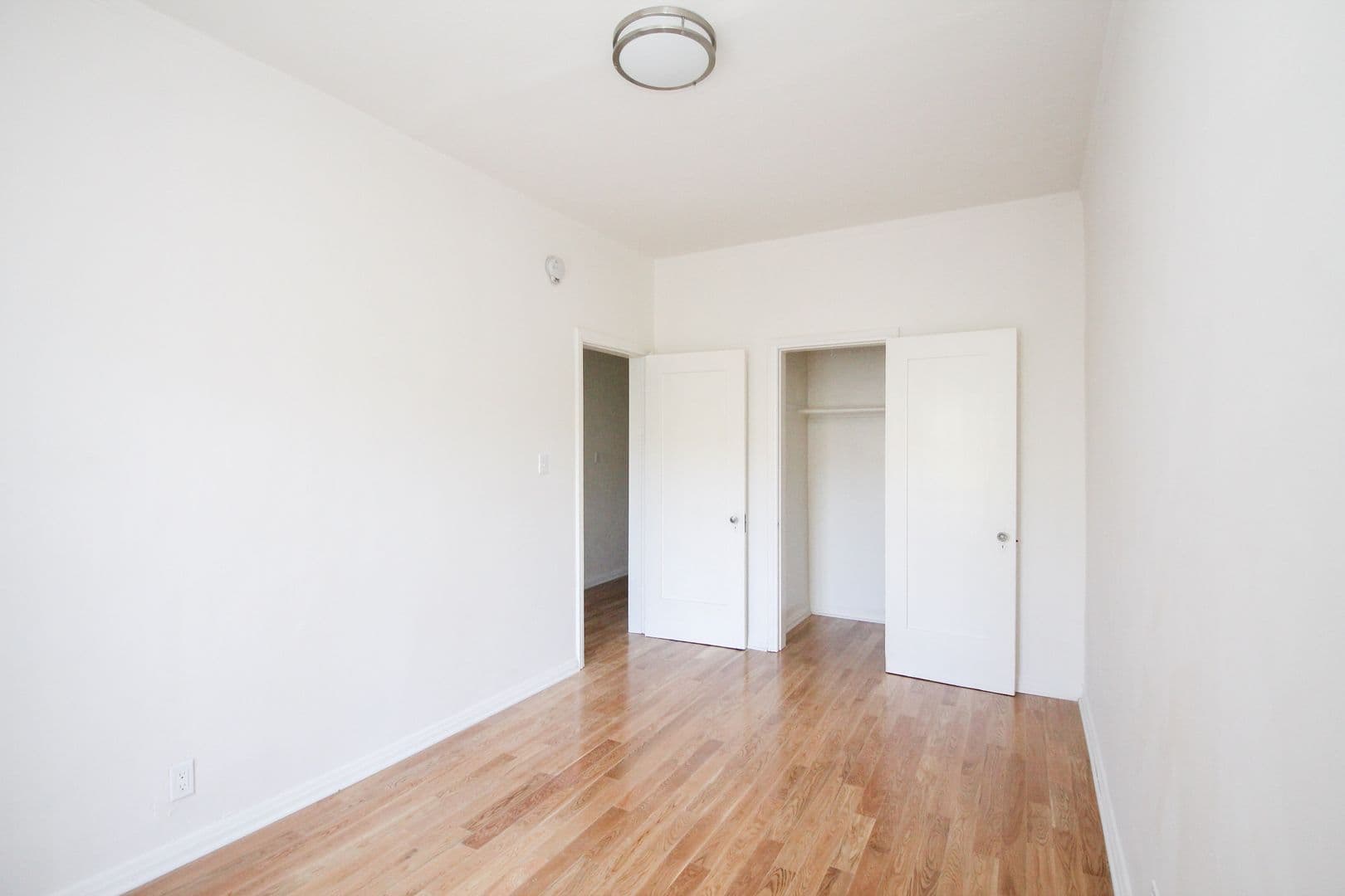 Los Angeles Apartment: 367 N Orange Grove Ave.