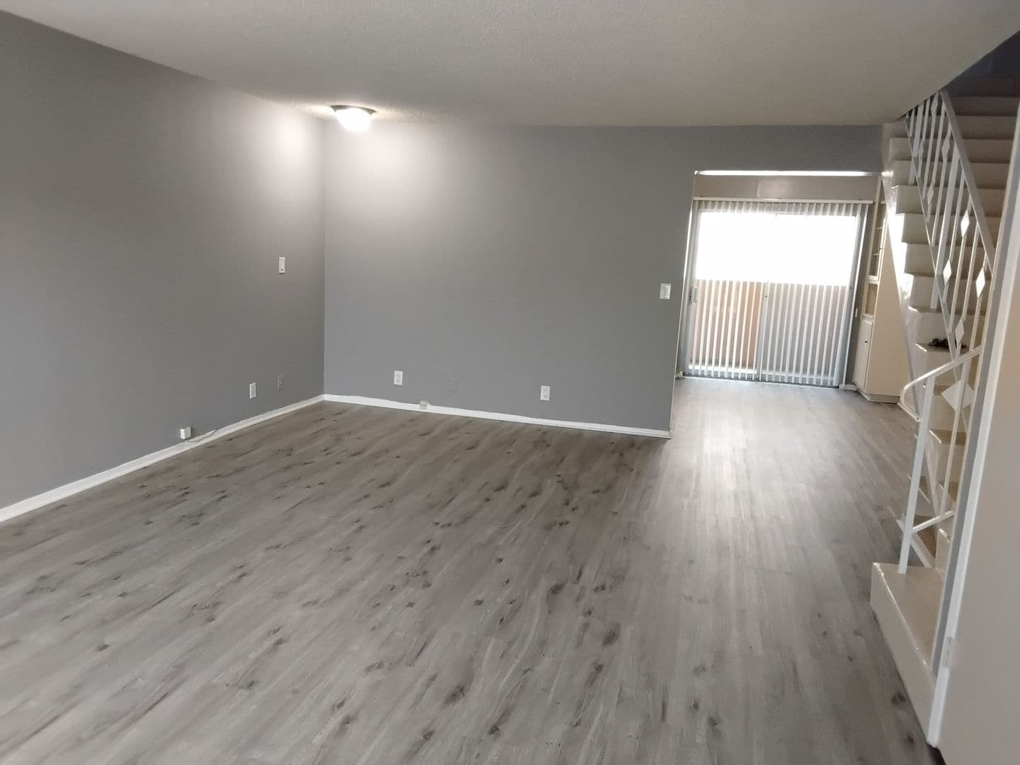 Inglewood Apartment: 880 Victor Avenue