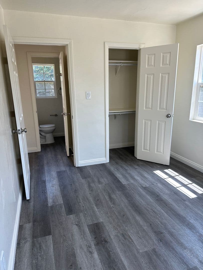 El Monte Apartment: 3466, 3468, 3470, 3500, 3500.5, & 3506 La Madera Ave.