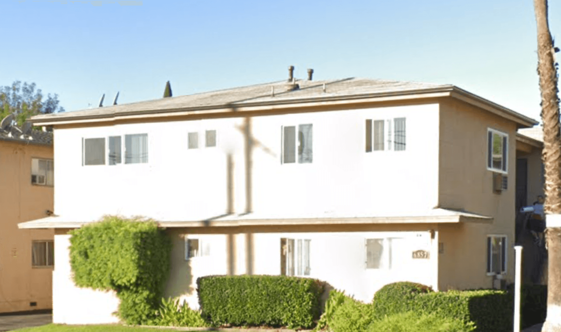 North Hollywood Apartment: 6851-67-63 Whitsett Ave