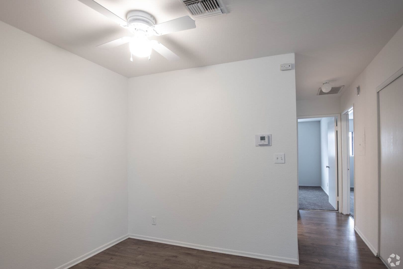 Sherman Oaks Apartment: 14543 Burbank Boulevard