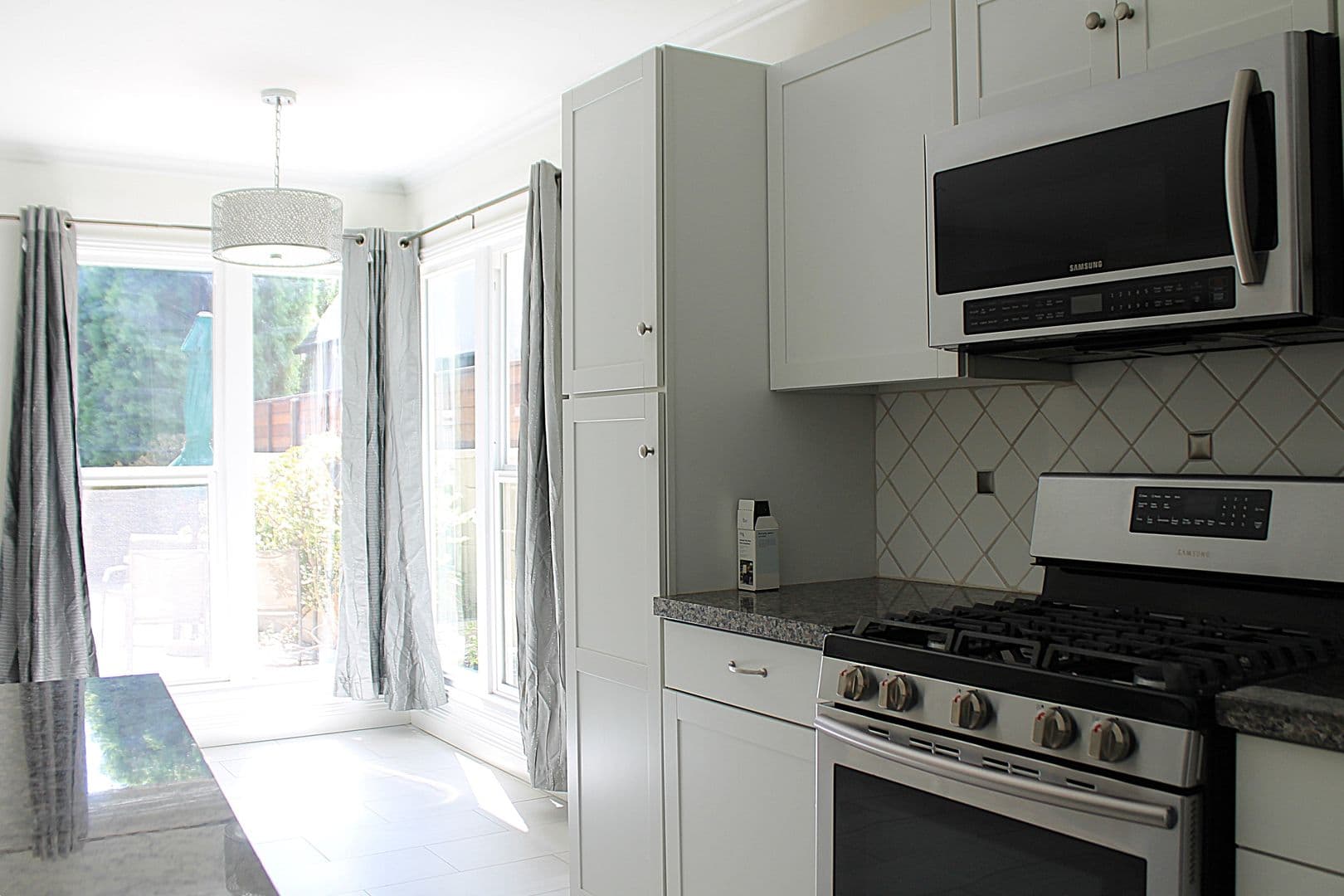 West Hollywood Apartment: 937 Hilldale Ave.