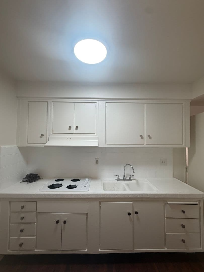 Los Angeles Apartment: 7225-7235 Hollywood Blvd