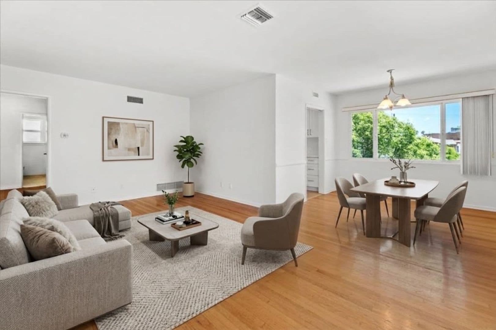 Los Angeles Apartment: 1033 S. Holt Ave.