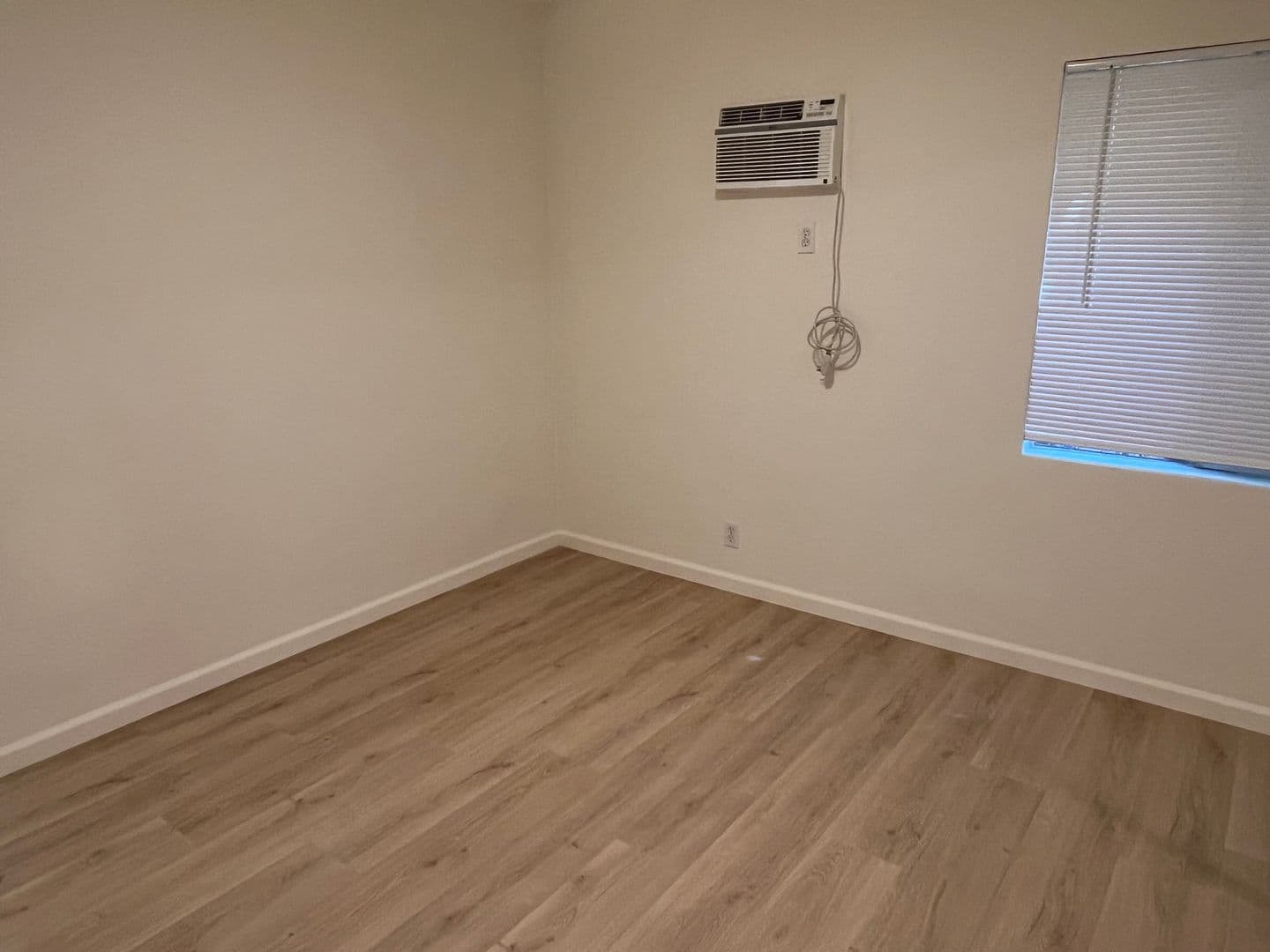 Valley Village Apartment: 5320 - 5330 Ben Ave.