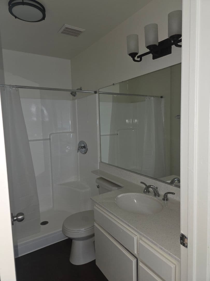 Northridge Apartment: 18415 Dearborn Street
