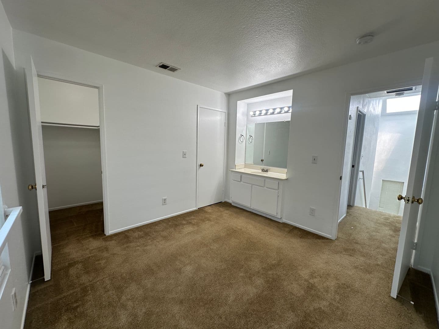 Pasadena Apartment: 79 & 89 Roosevelt Ave.