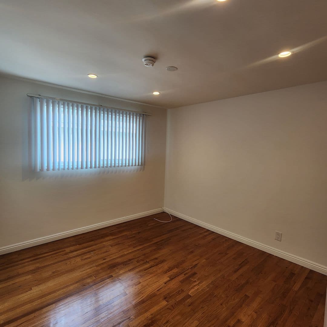 Los Angeles Apartment: 3375 Manning Ave.,