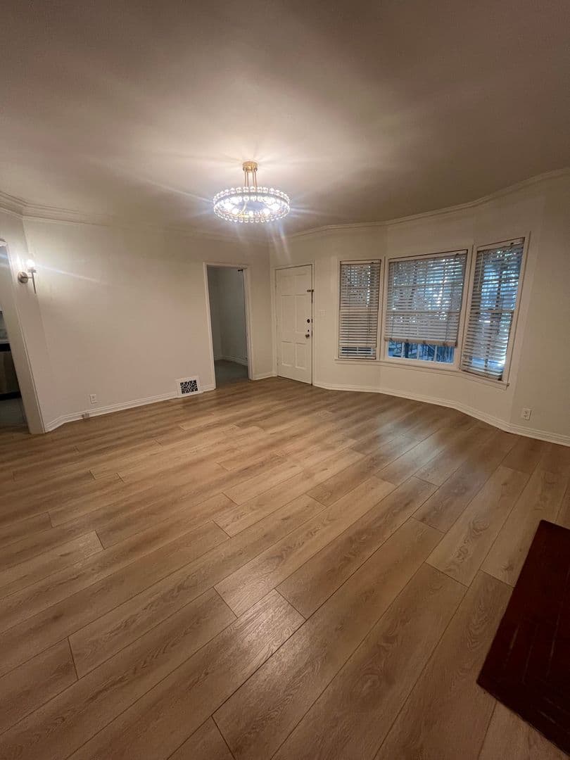 Los Angeles Apartment: 7414 Hollywood Blvd
