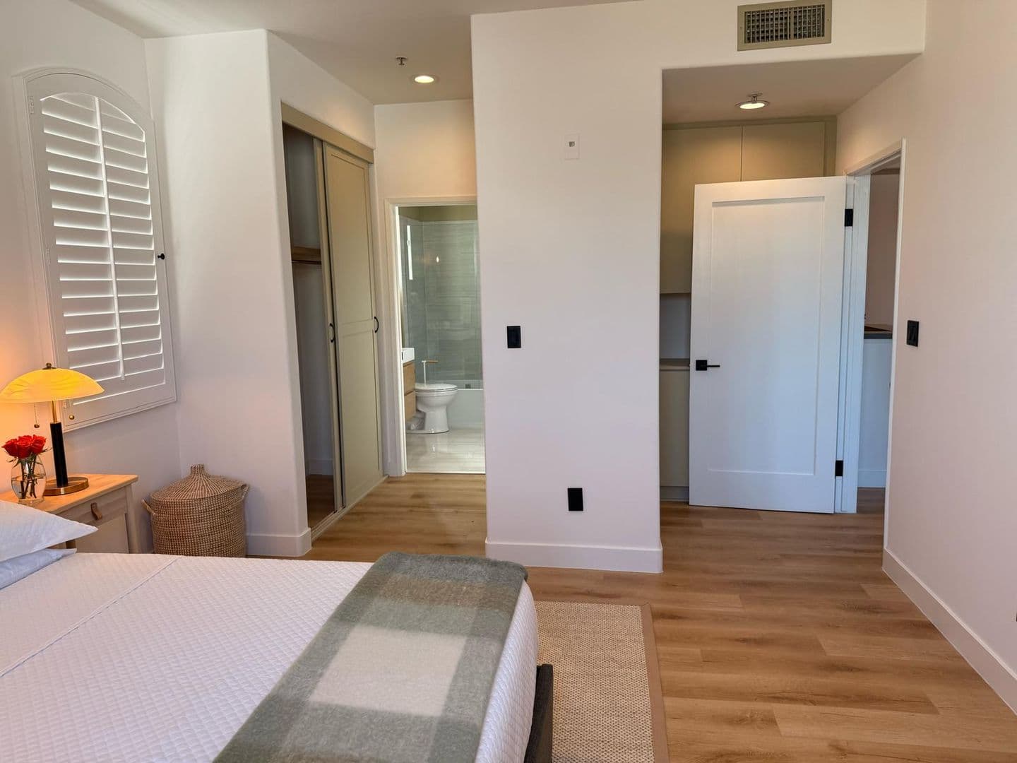 Los Angeles Apartment: 1744 Butler Avenue