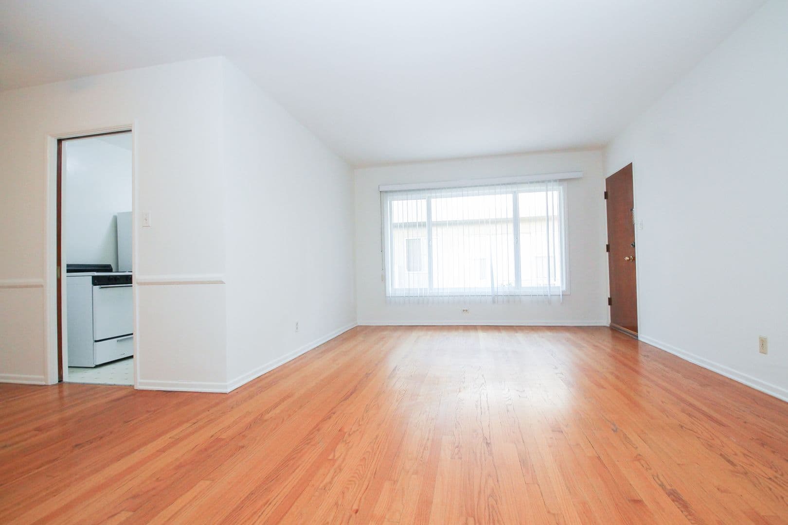 Los Angeles Apartment: 1033 S. Holt Ave.