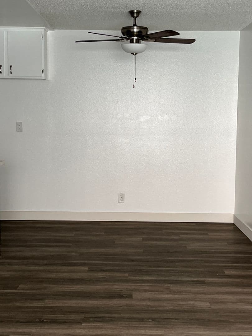 Van Nuys Apartment: 7320 Hazeltine Avenue
