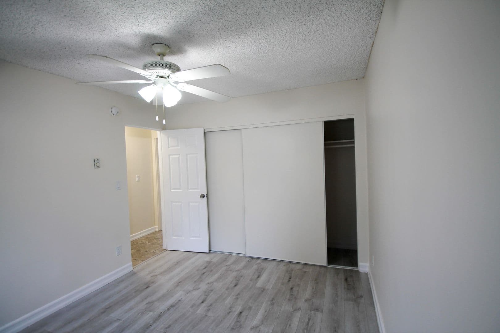 Van Nuys Apartment: 15436 Vanowen St.