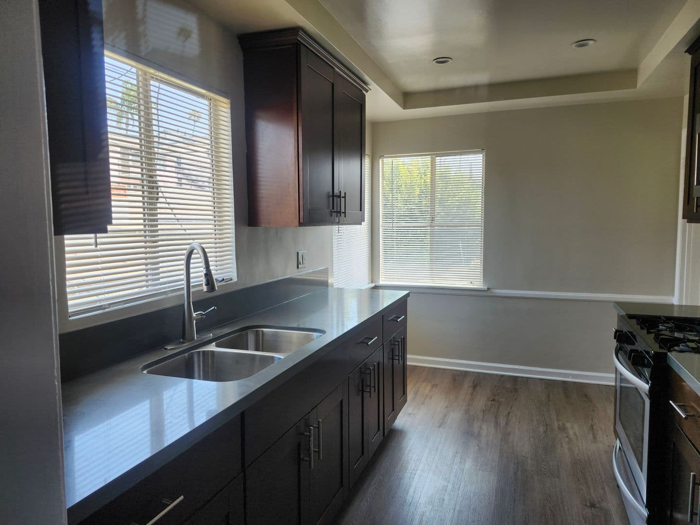 Los Angeles Apartment: 5259 W. Slauson