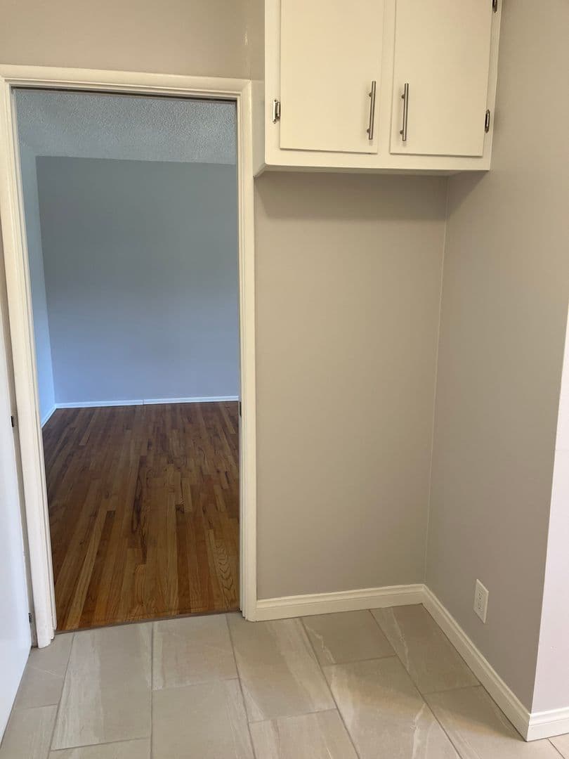 North Hollywood Apartment: 4400 Farmdale Avenue