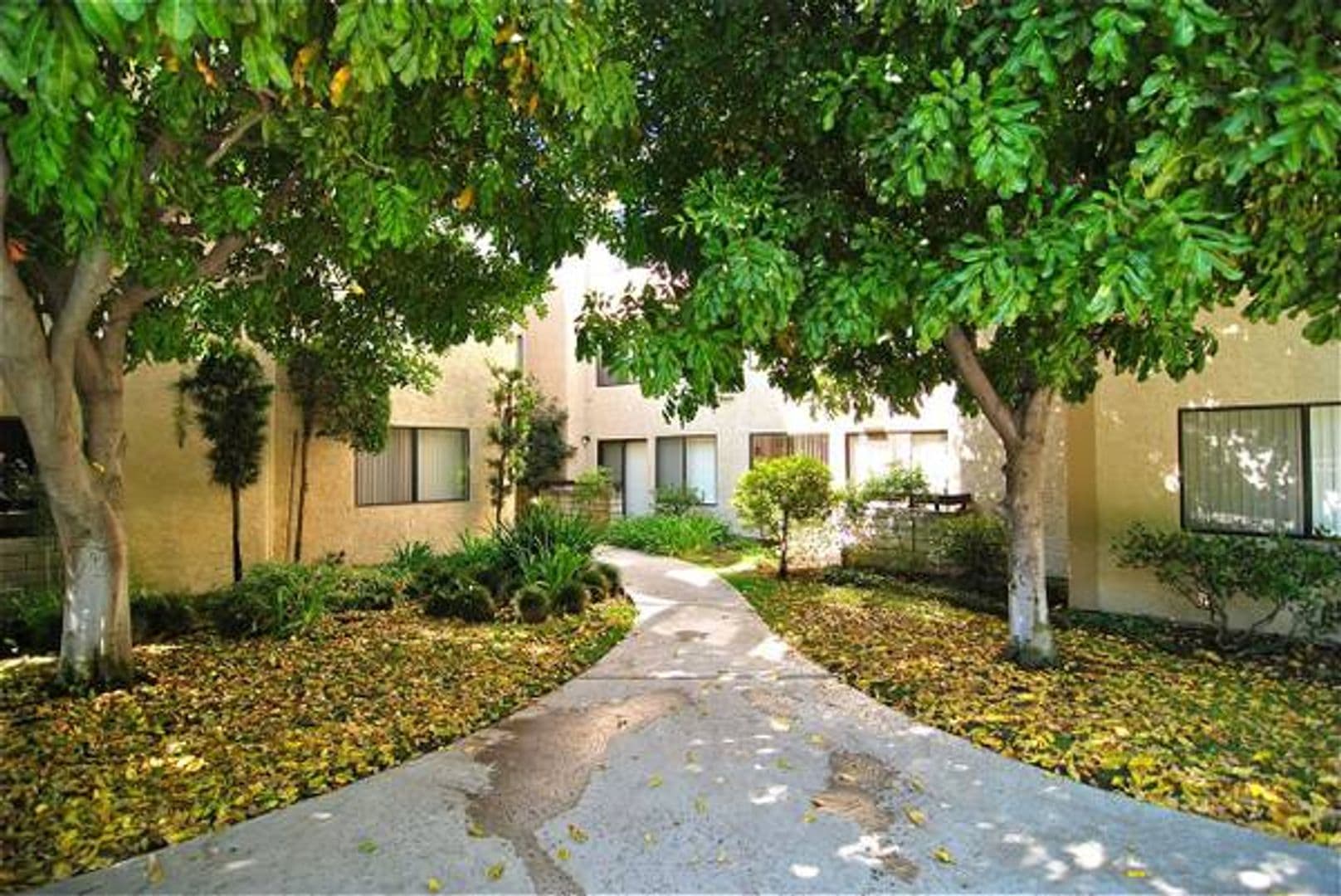 Van Nuys Apartment: 16000 SHERMAN WAY