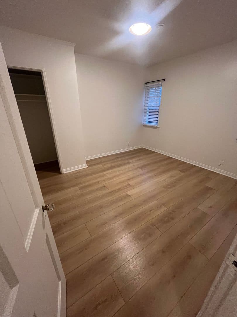 Los Angeles Apartment: 7414 Hollywood Blvd