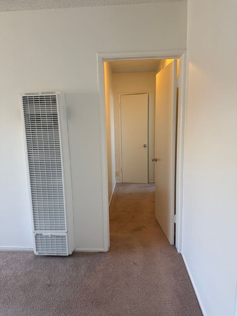 North Hollywood Apartment: 6851-67-63 Whitsett Ave