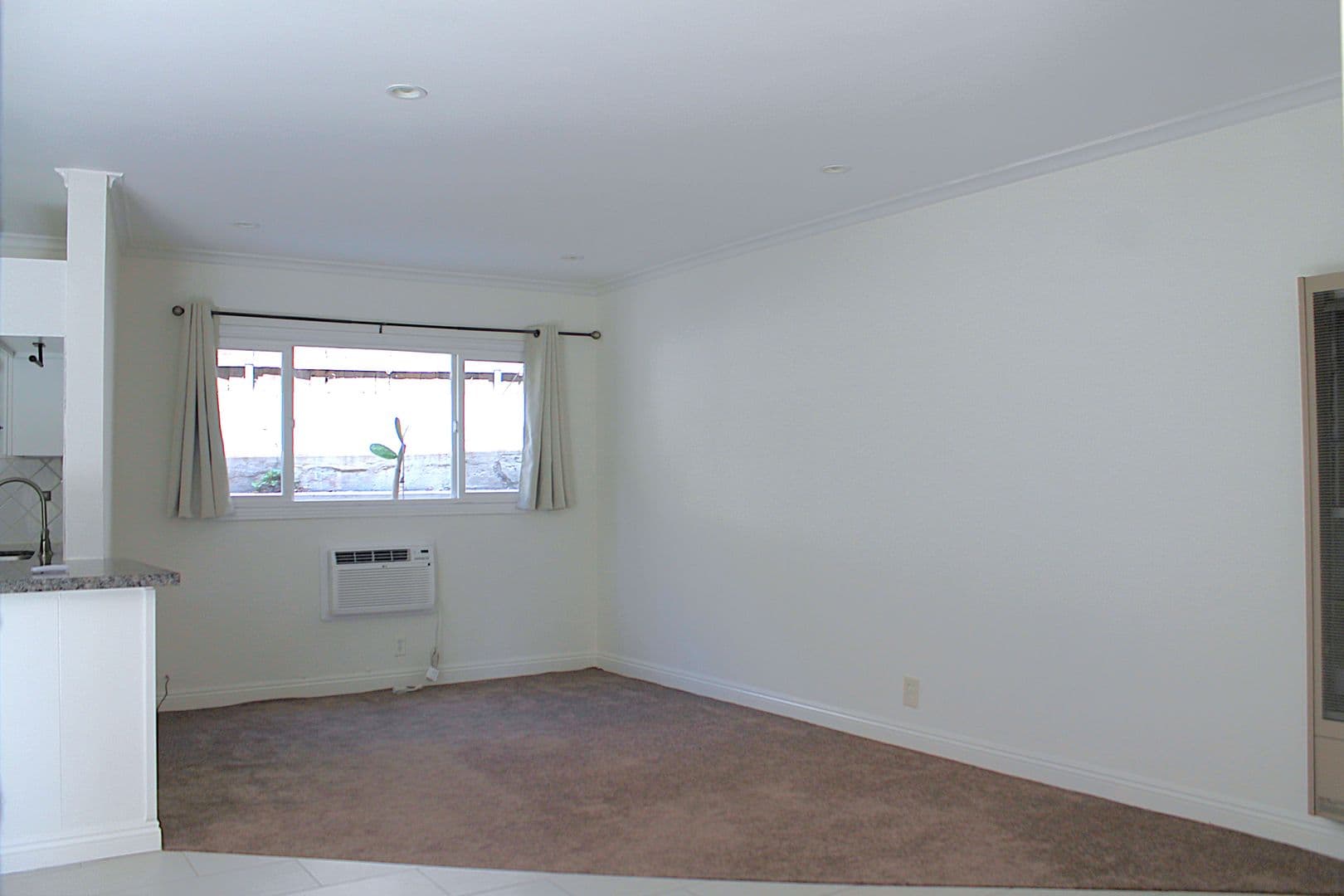 West Hollywood Apartment: 937 Hilldale Ave.