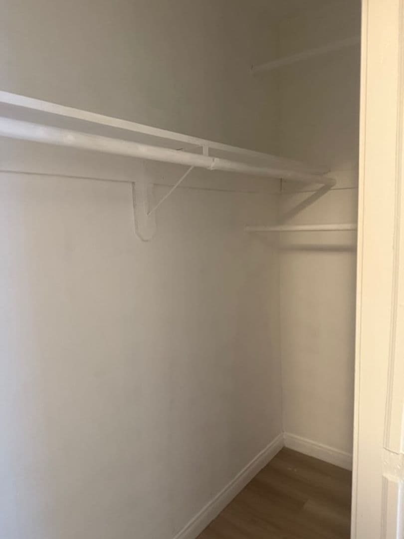 Los Angeles Apartment: 619 Hauser Blvd