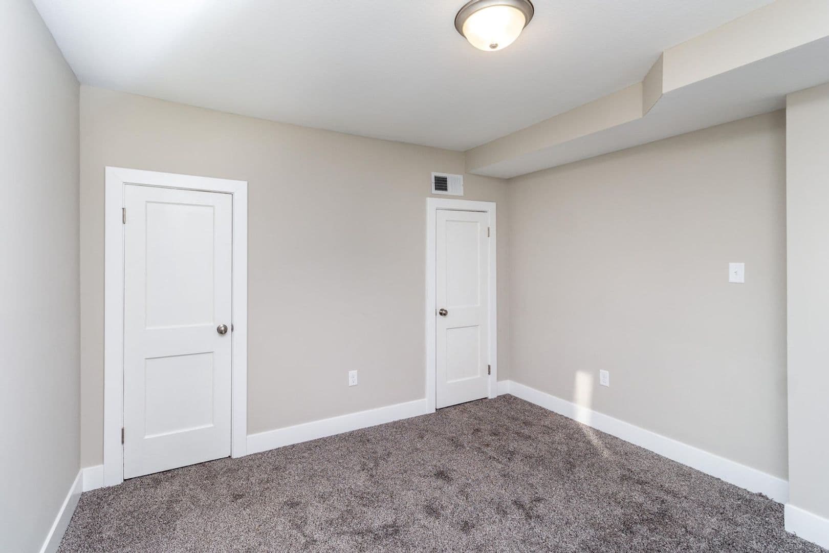 Columbia House: 1006 Jefferson St