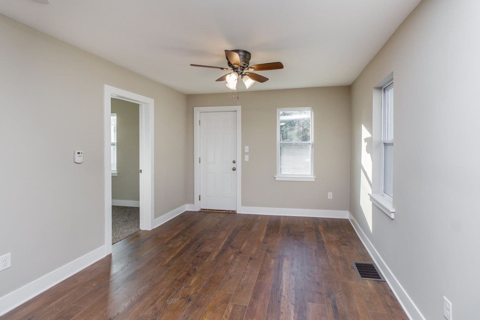 Columbia House: 1006 Jefferson St