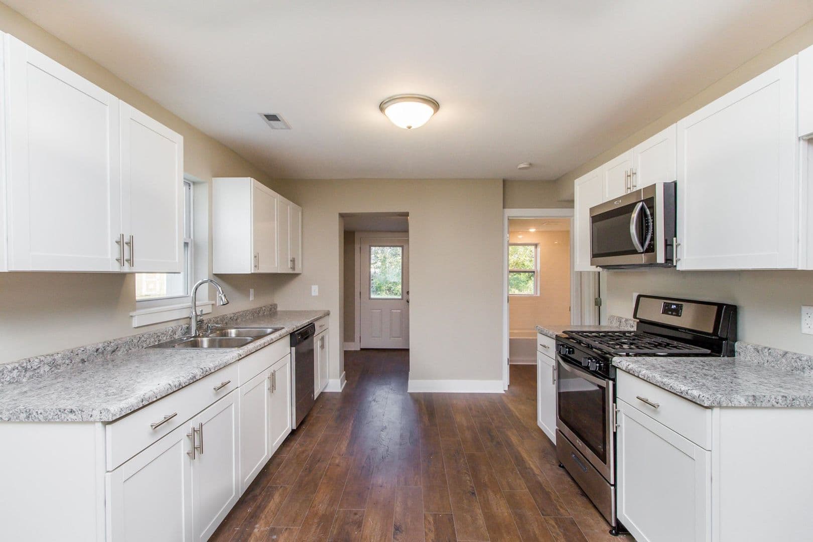 Columbia House: 1006 Jefferson St