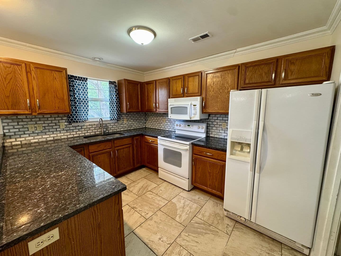 Columbia House: 2105 Saratoga Dr