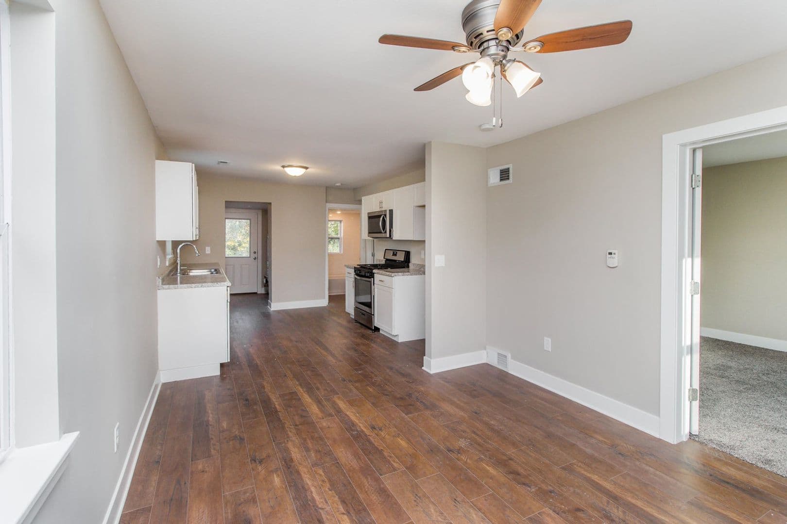 Columbia House: 1006 Jefferson St