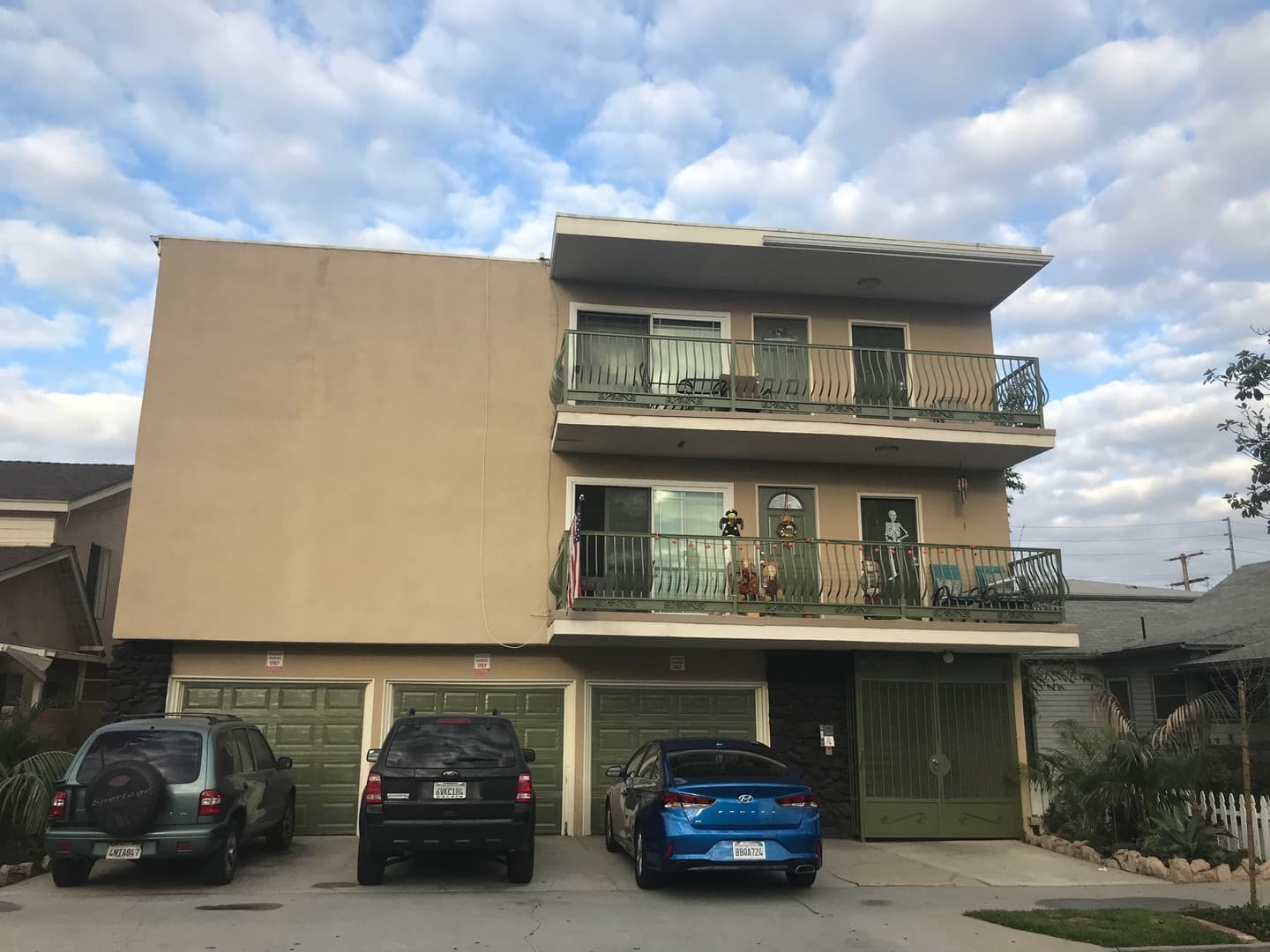 Long Beach Apartment: 767 Euclid Avenue