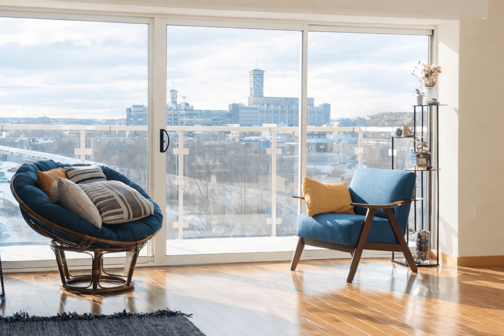 Milwaukee Apartment: 221 E Oregon Street