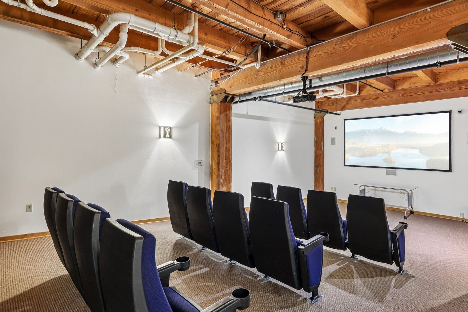 Milwaukee Apartment: 133 W Oregon St