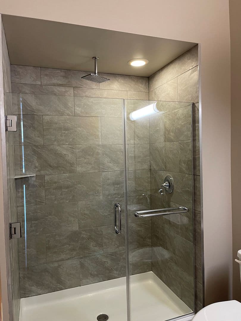 Milwaukee Apartment: 221 E Oregon Street