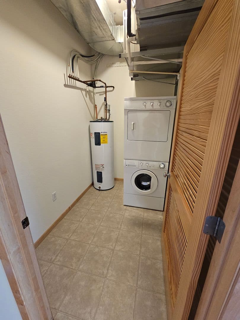 Milwaukee Apartment: 235 E. Pittsburgh Avenue