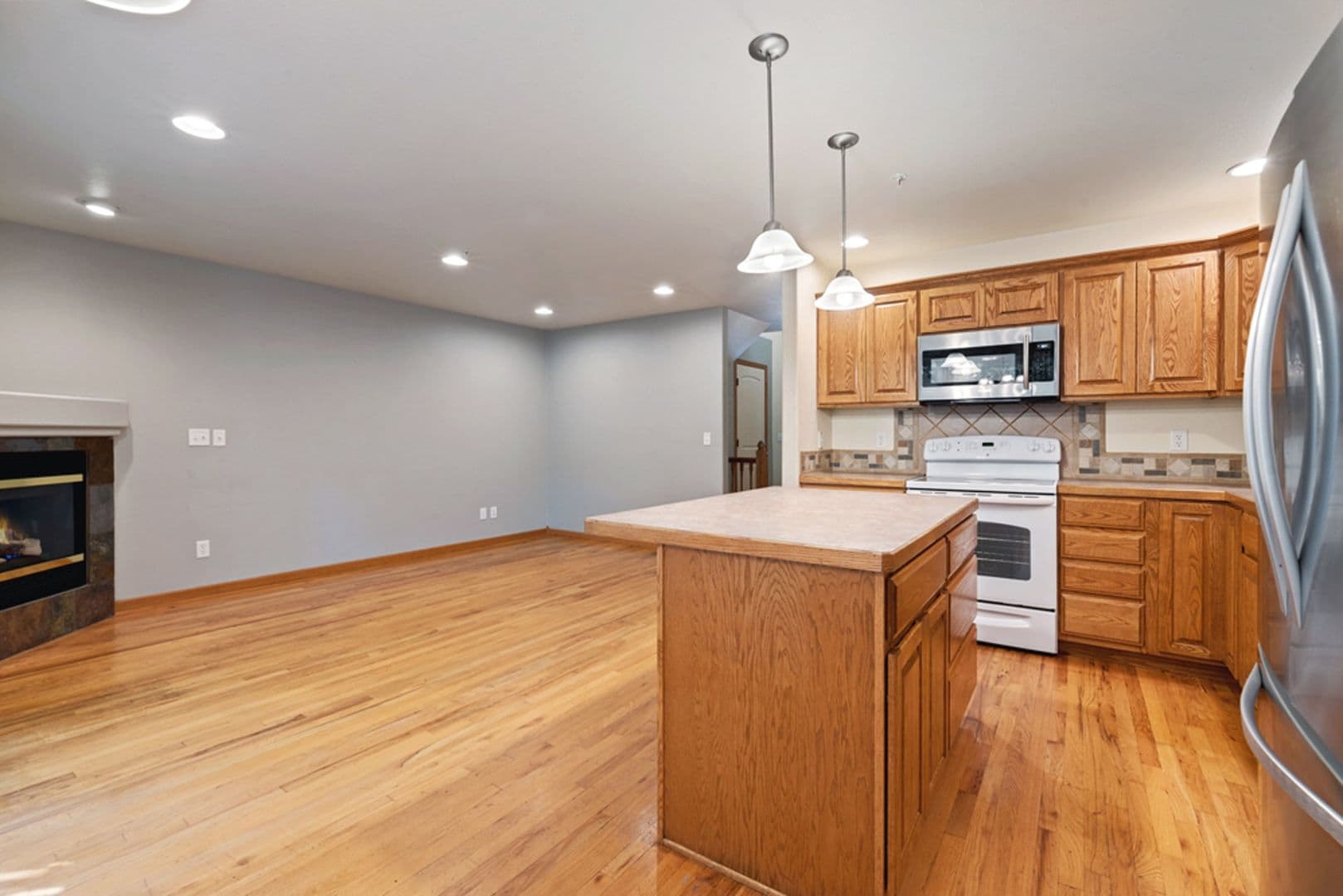 Loveland House: 1408 S California Ave